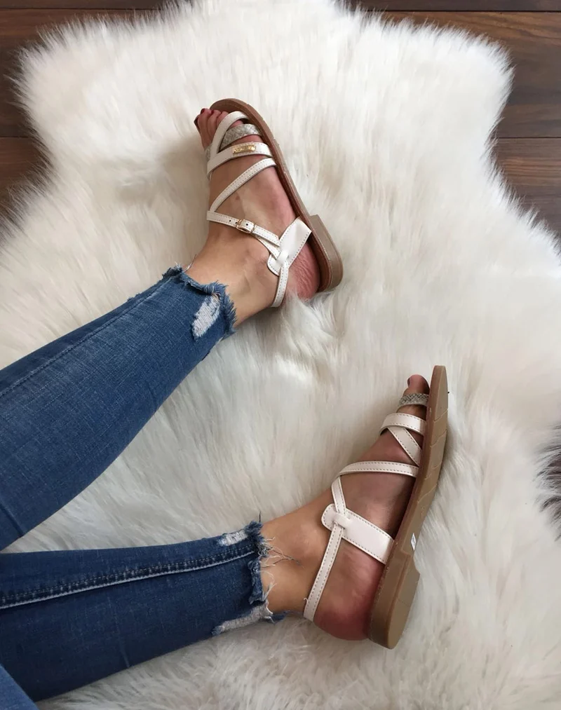 Nu-pieds multi-lanières croisés blancs