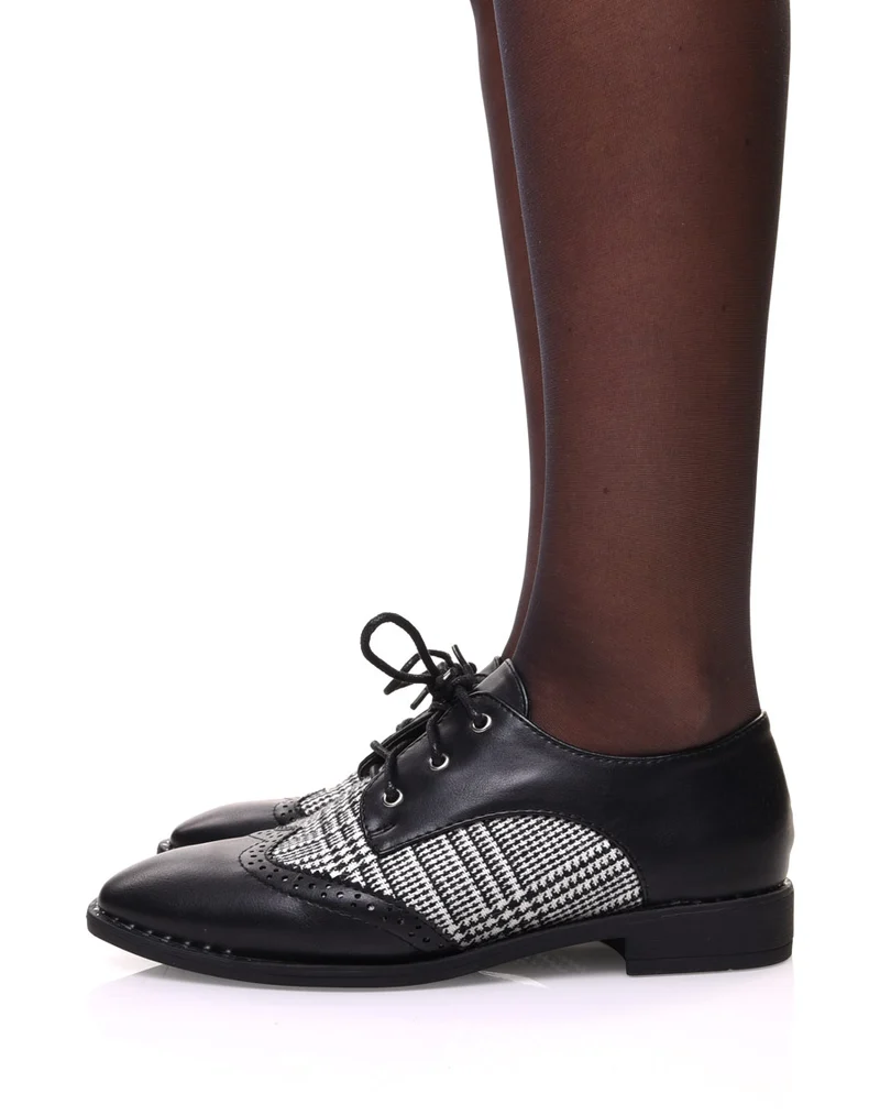 Derbies noires à motifs noirs et blancs