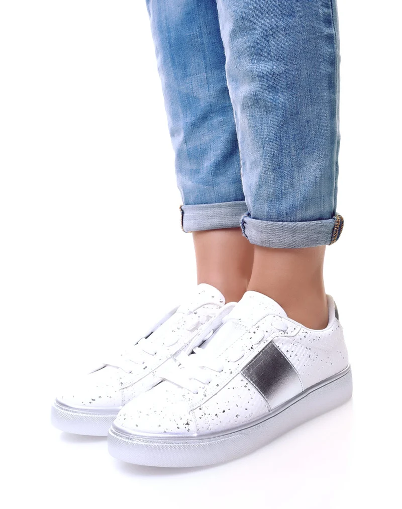 Baskets blanches tachetés argent