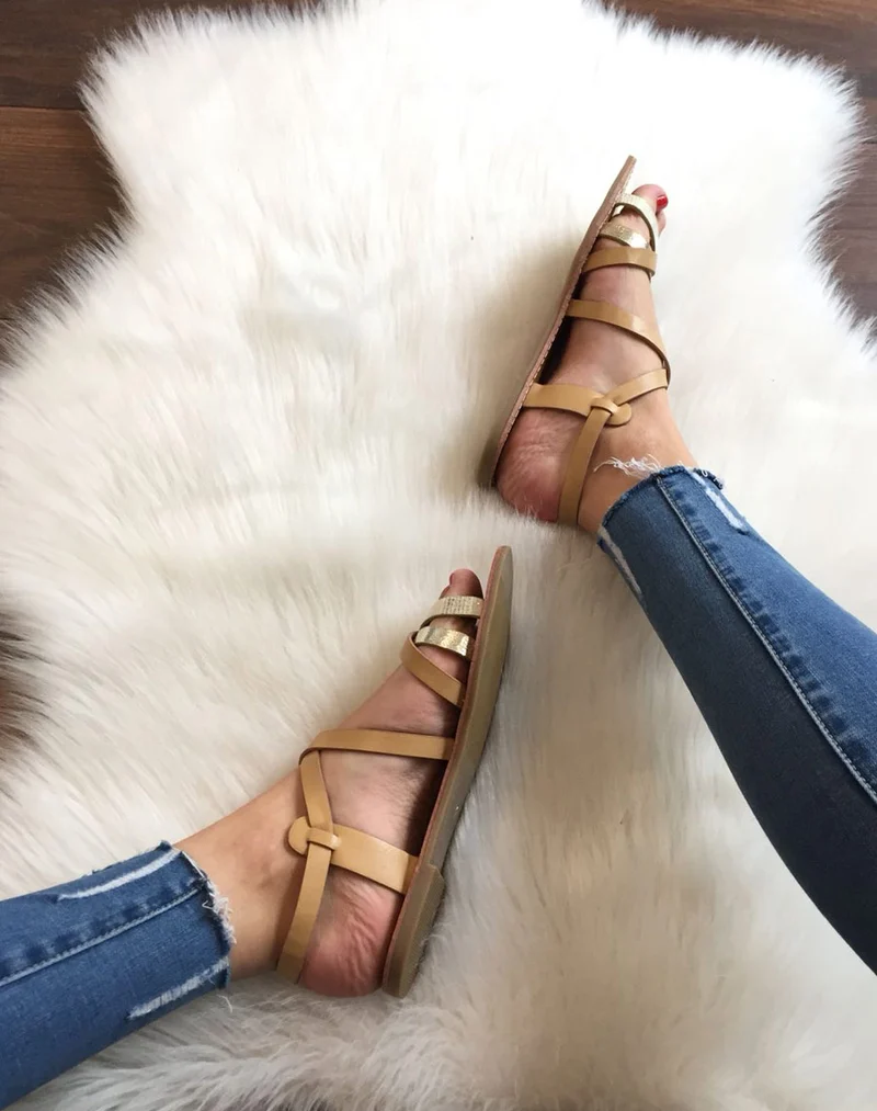 Sandales multi-bride croisée beiges