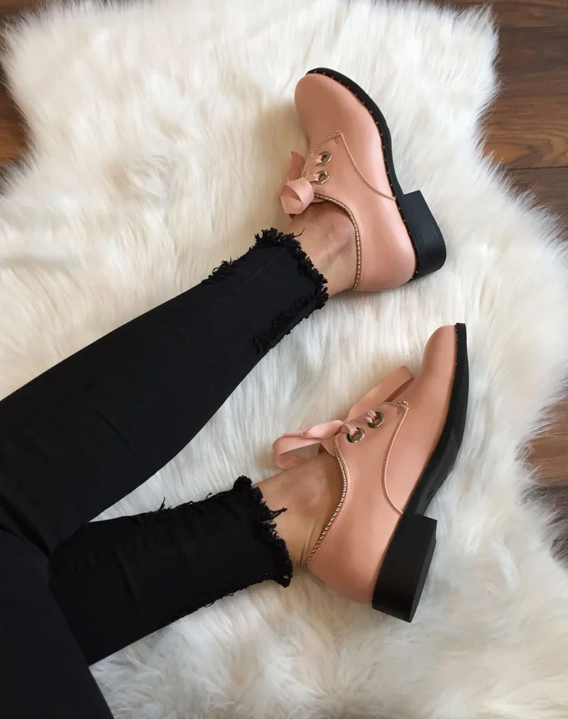 Derbies roses cloutés