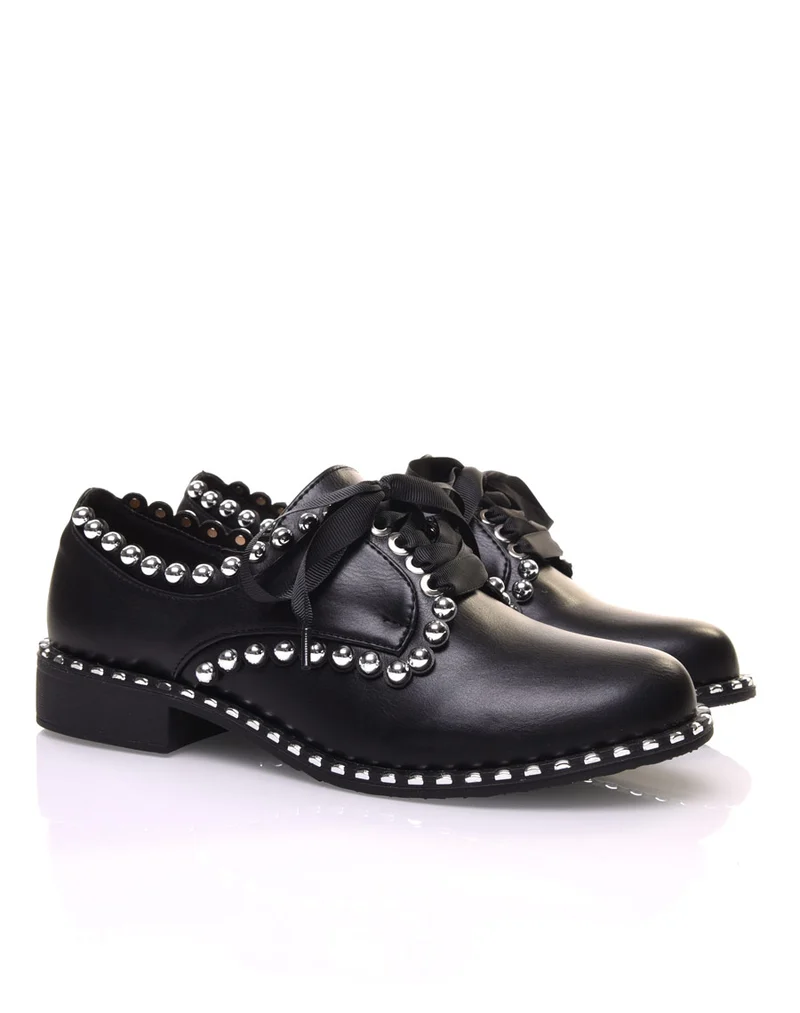 Derbies noires cloutés