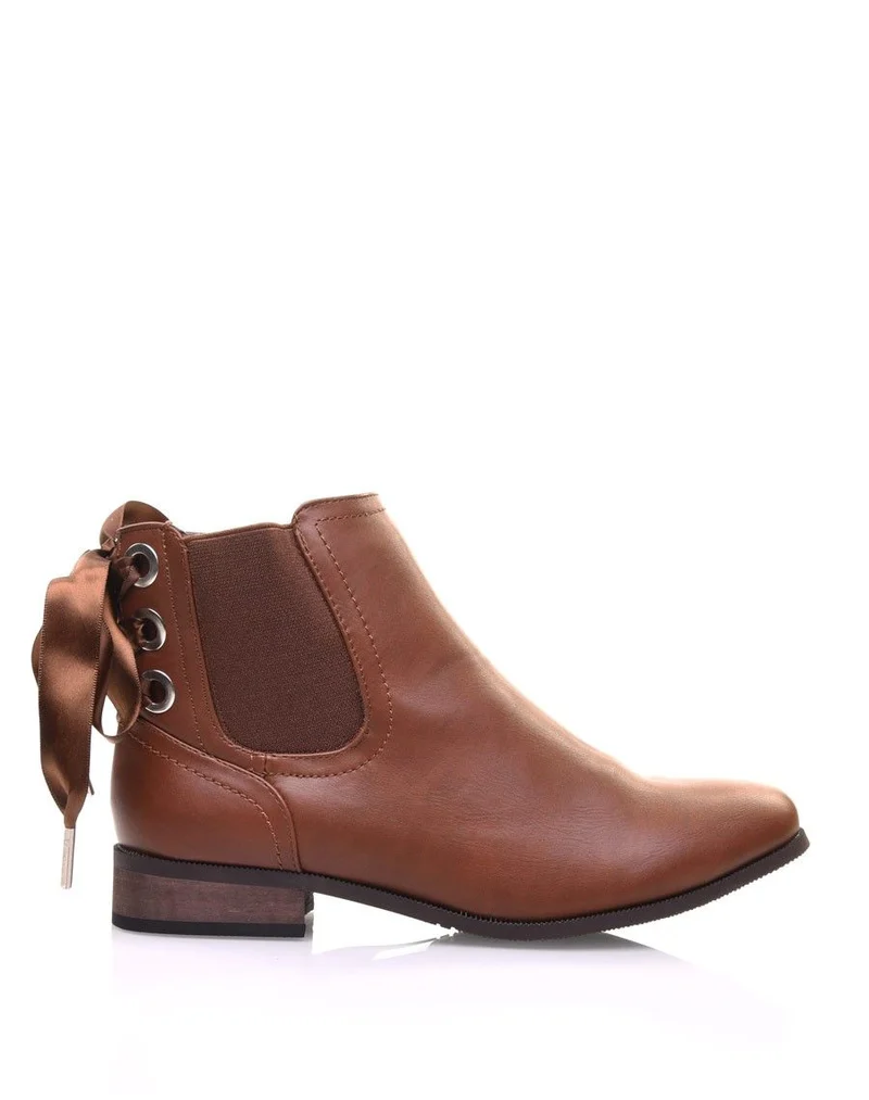 Chelsea boots camel à oeillets et noeud