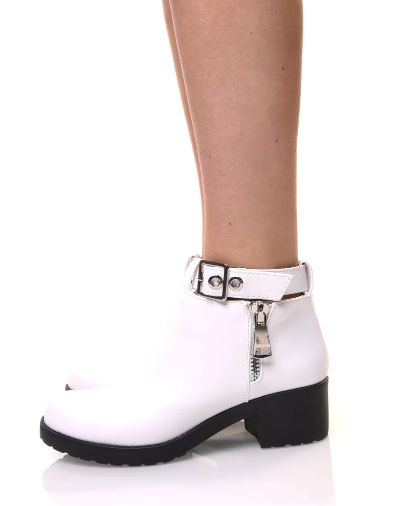 Bottines blanches à boucles chevilles