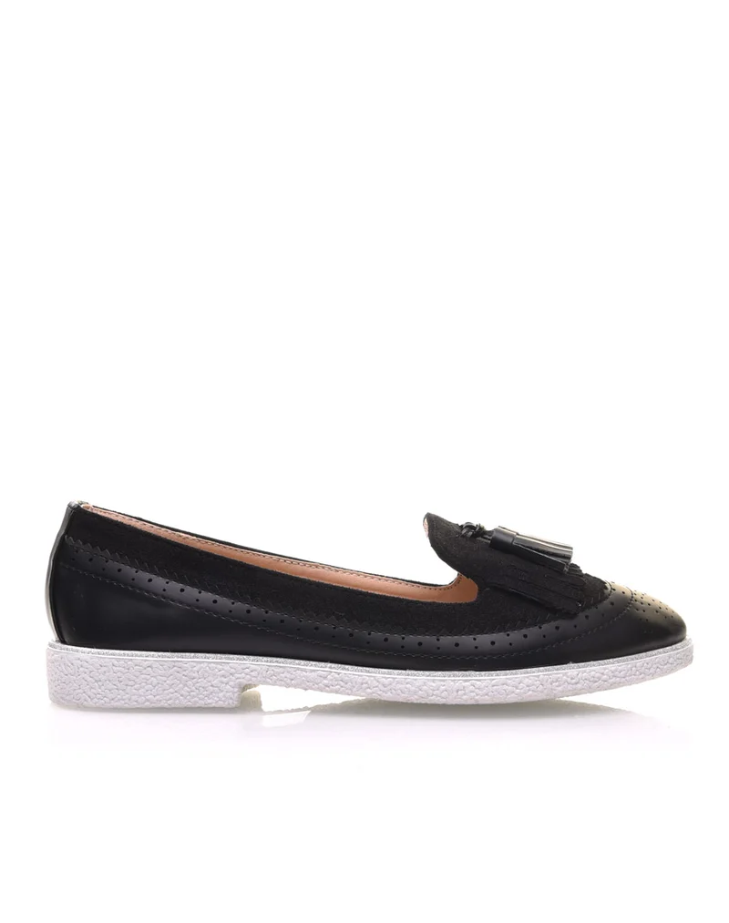 Mocassins noirs perforés