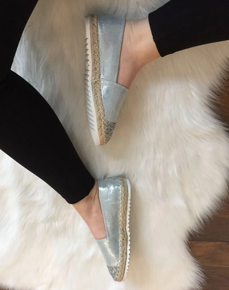 Espadrilles grises effet brillant