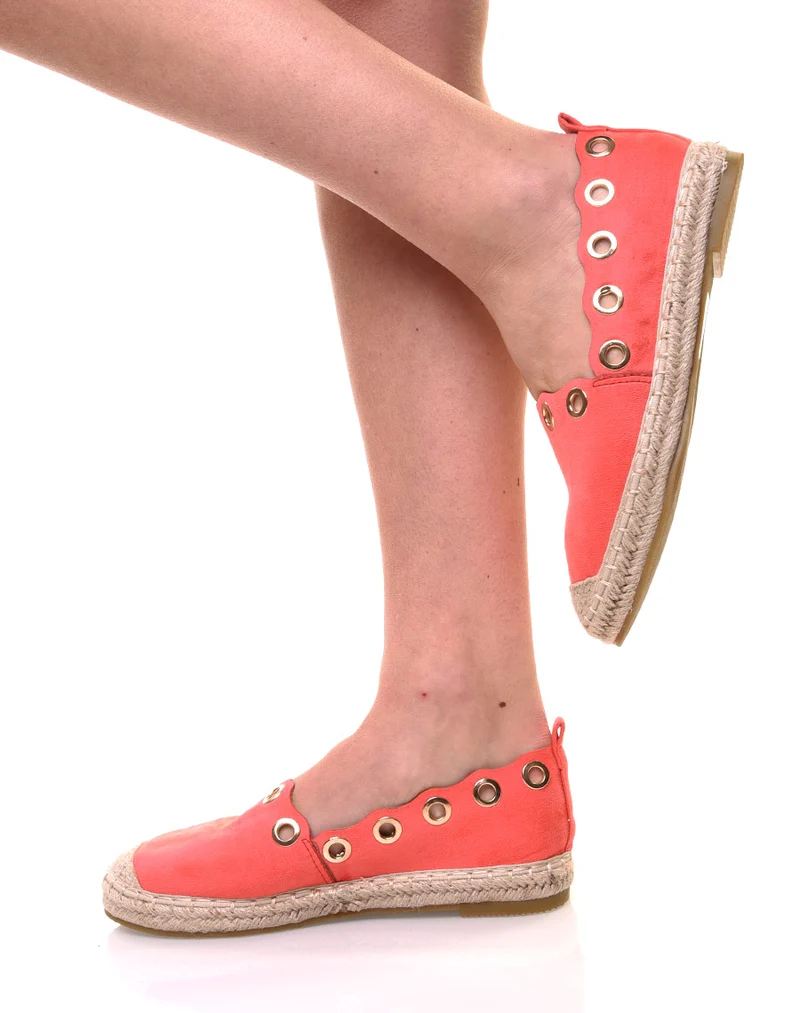 Espadrilles rouges à œillets