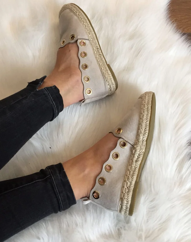 Espadrilles beiges à œillets