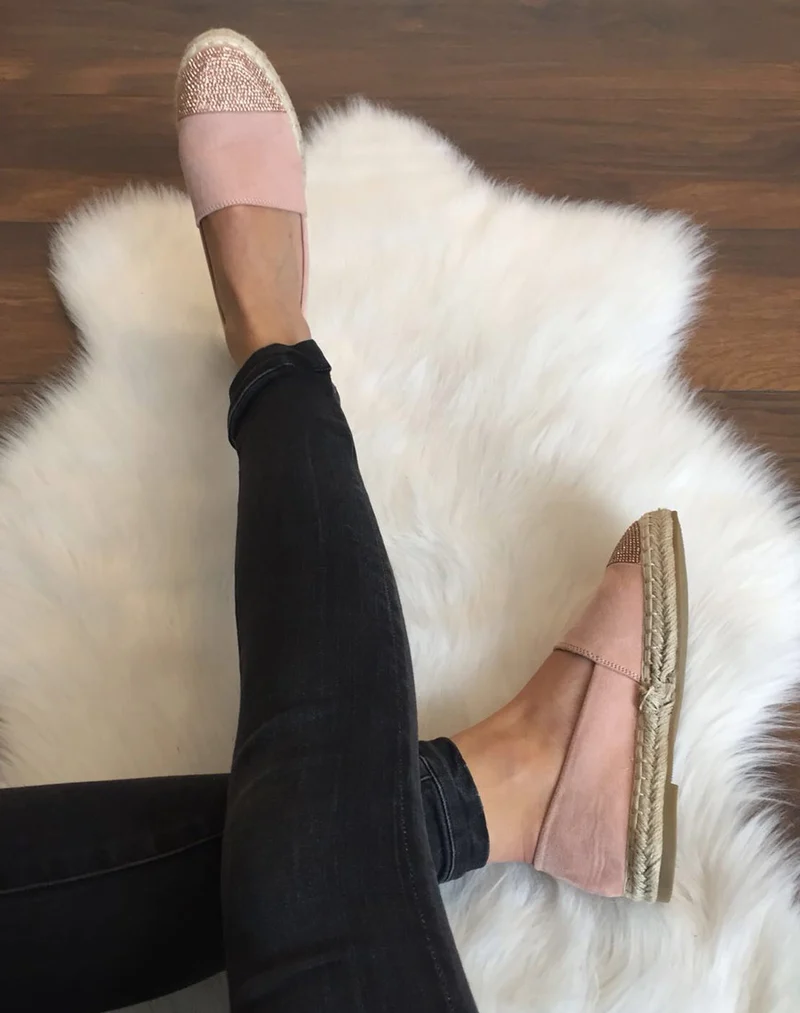 Espadrilles roses en suédine ornées de strass