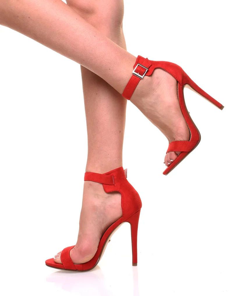 Sandales rouges en suédine à brides