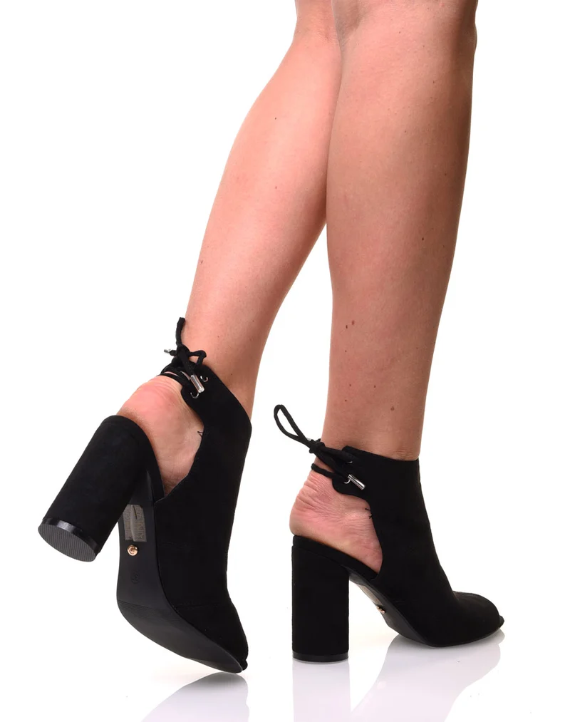Sandales noires en suédine à talons ronds