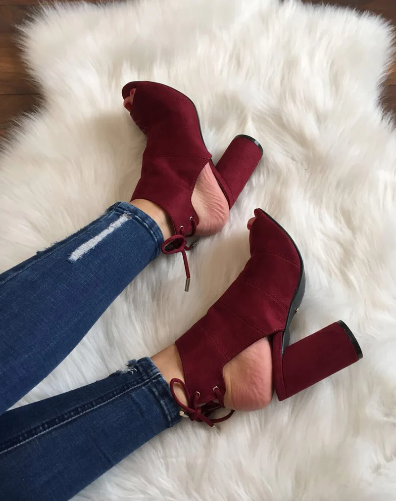 Sandales bordeaux en suédine à talons ronds