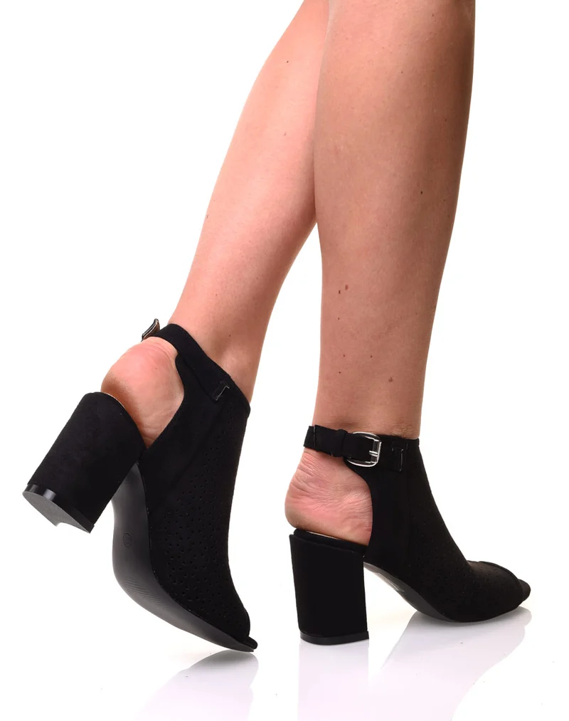 Sandales noires perforées à talons mi hauts