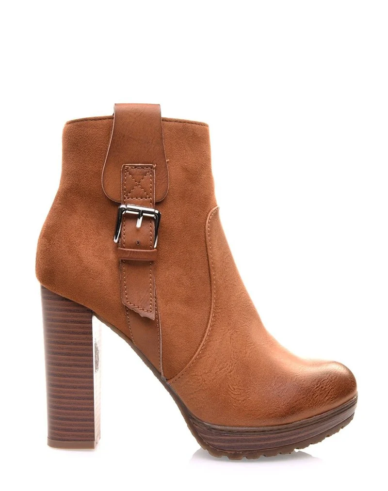Bottines crantées camel à talons hauts