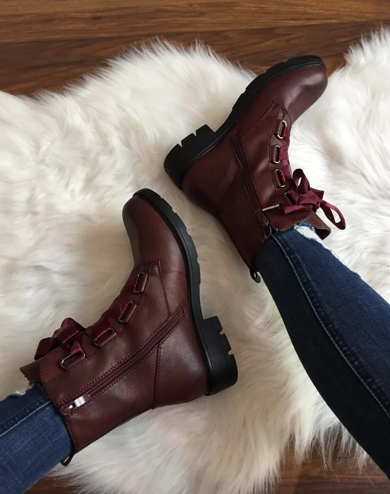 Chaussures montantes bordeaux lacets en satin