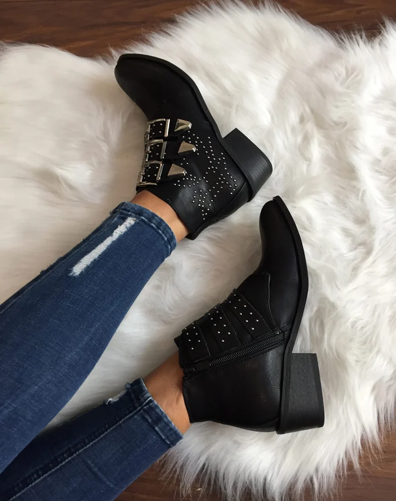 Bottines noires à trois brides