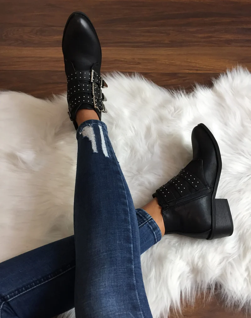 Bottines noires à trois brides