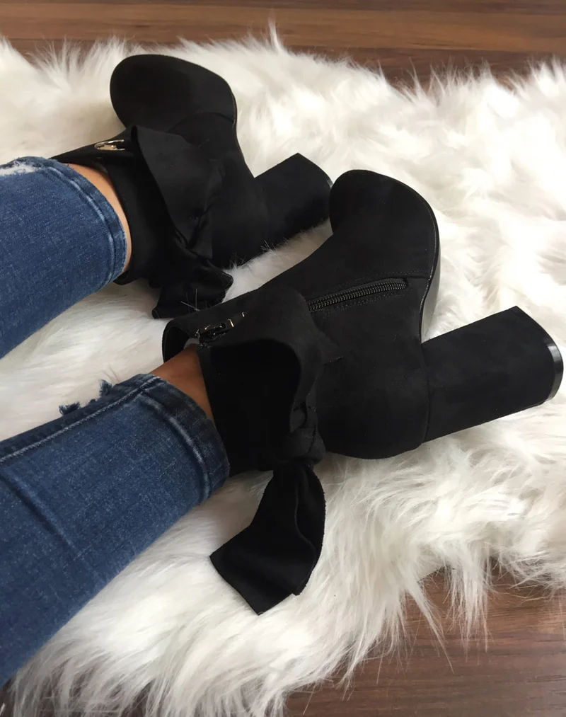 Bottines noires à n?ud