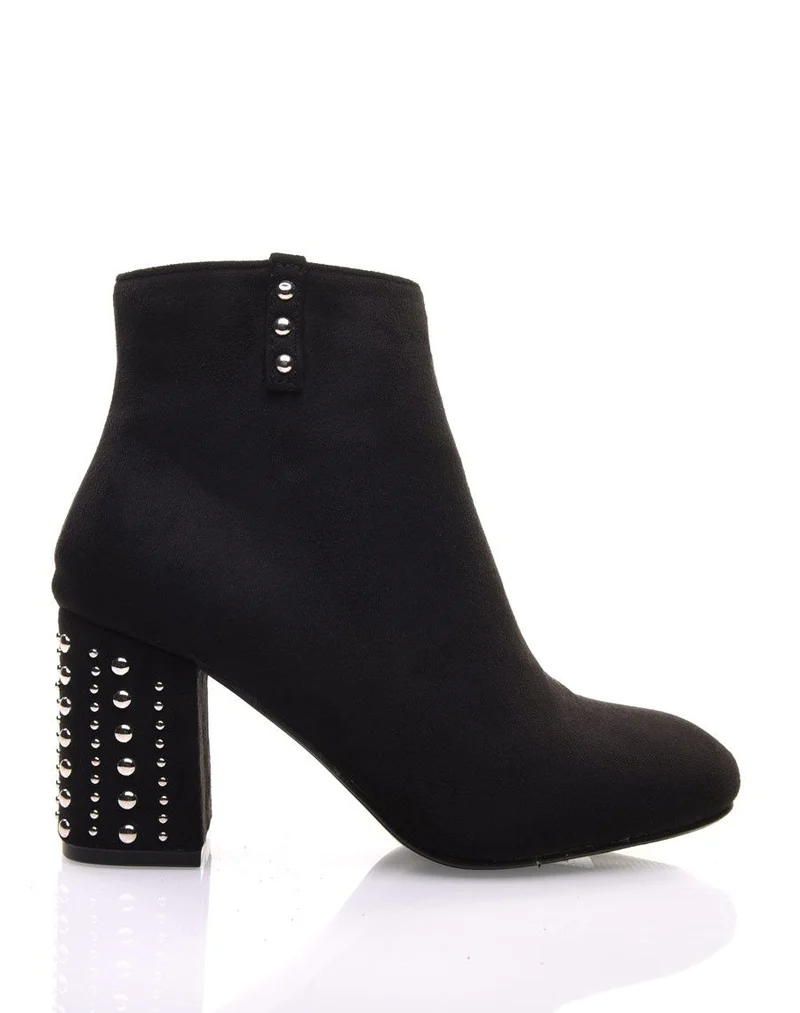 Bottines en suédine noires à talons cloutés