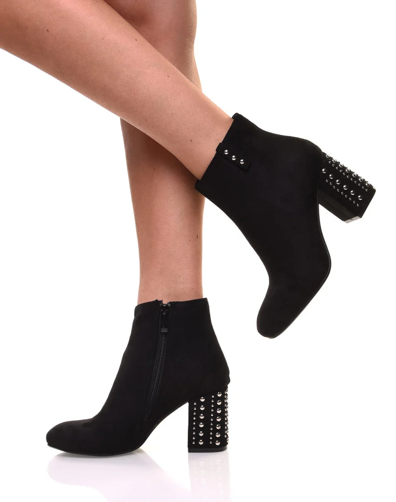 Bottines en suédine noires à talons cloutés