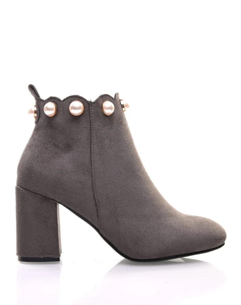 Bottines grises bordées de perles