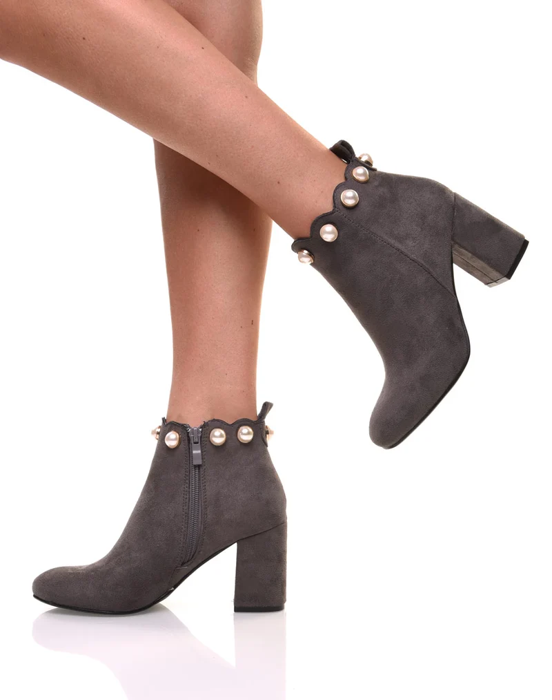 Bottines grises bordées de perles