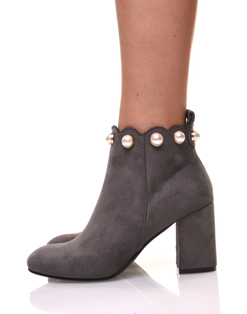 Bottines grises bordées de perles