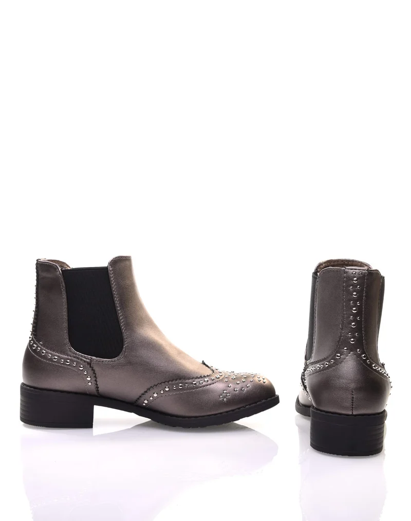 Bottines grises métallisées cloutées