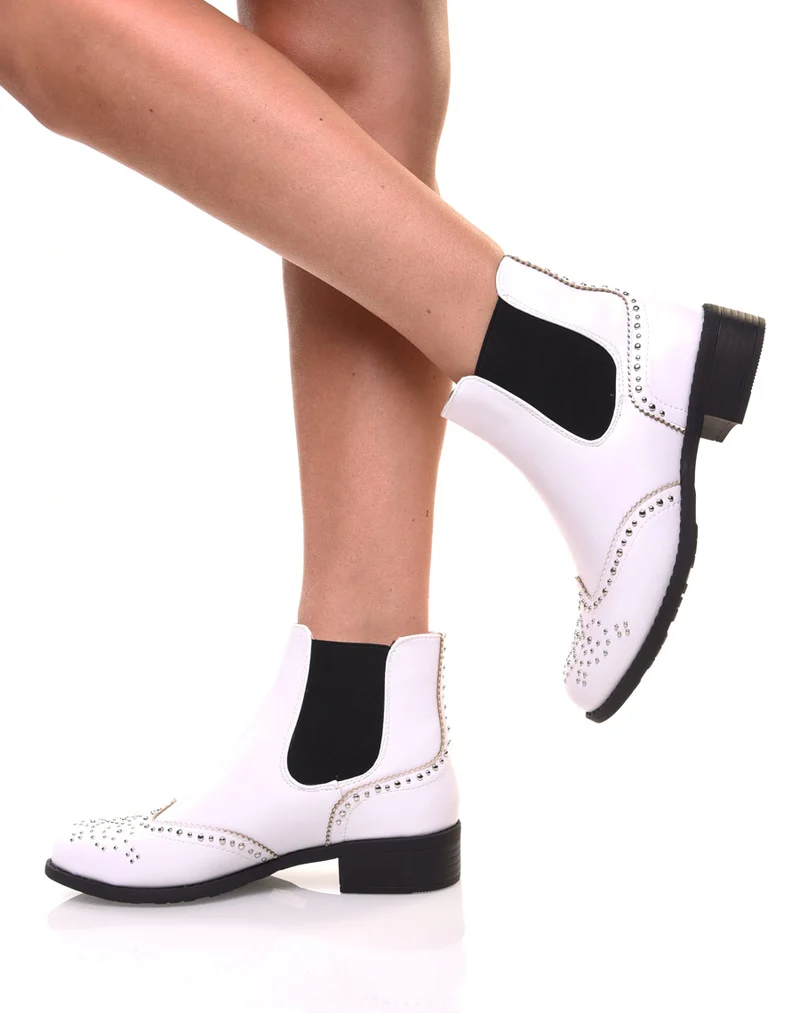 Bottines blanches cloutées