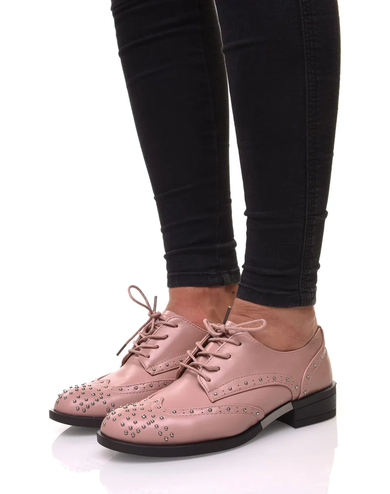 Derbies roses cloutées