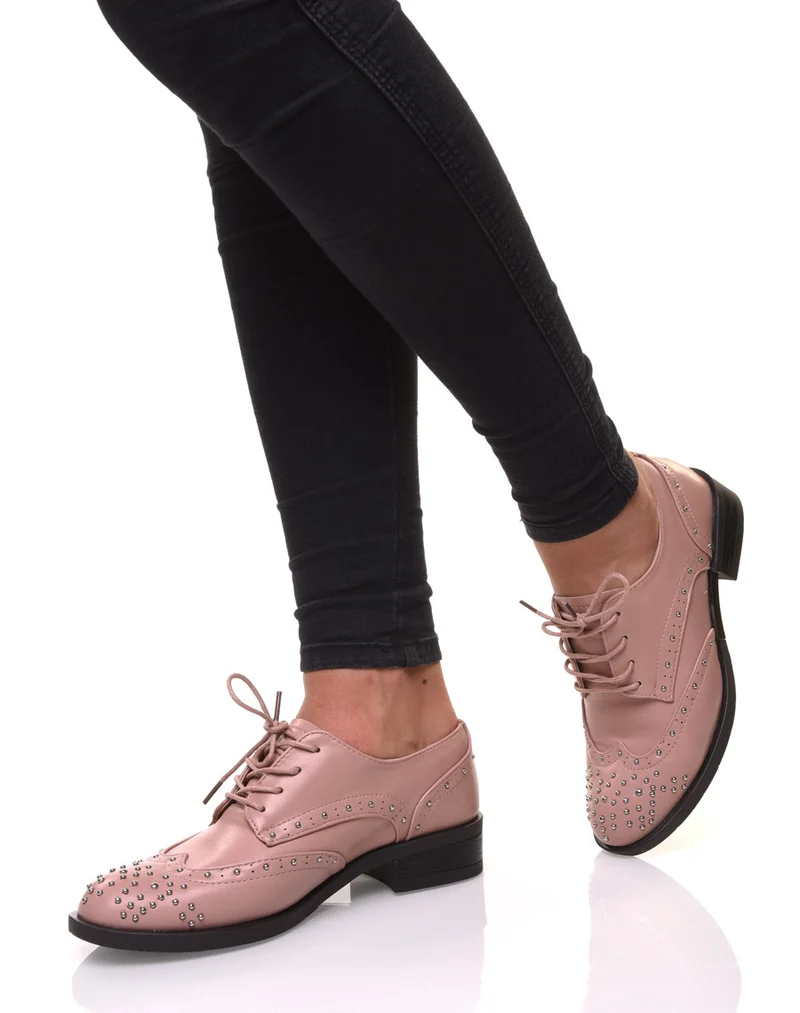 Derbies roses cloutées