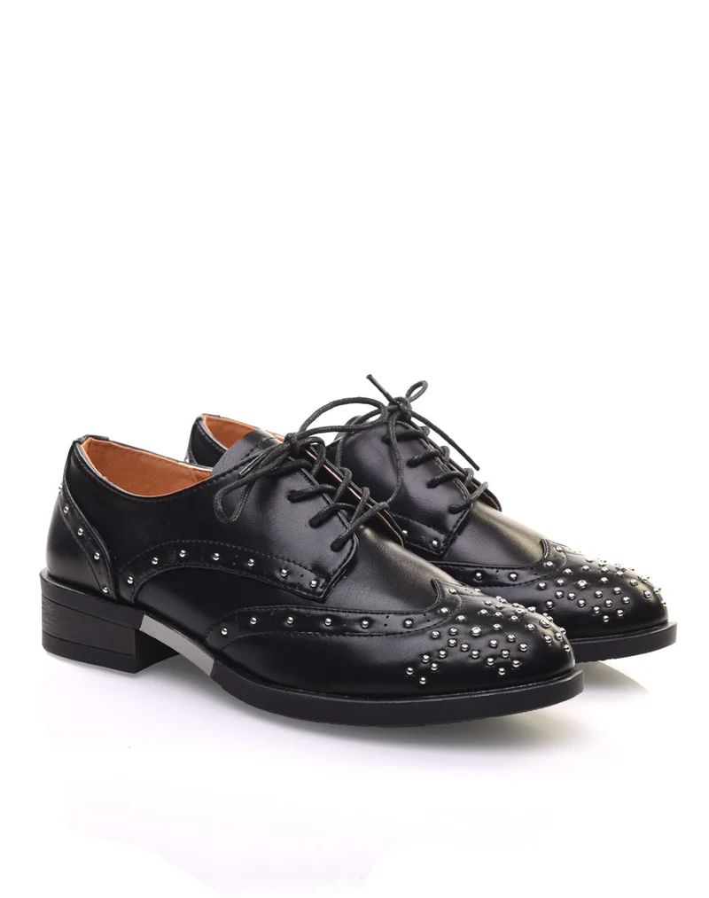 Derbies noires cloutées