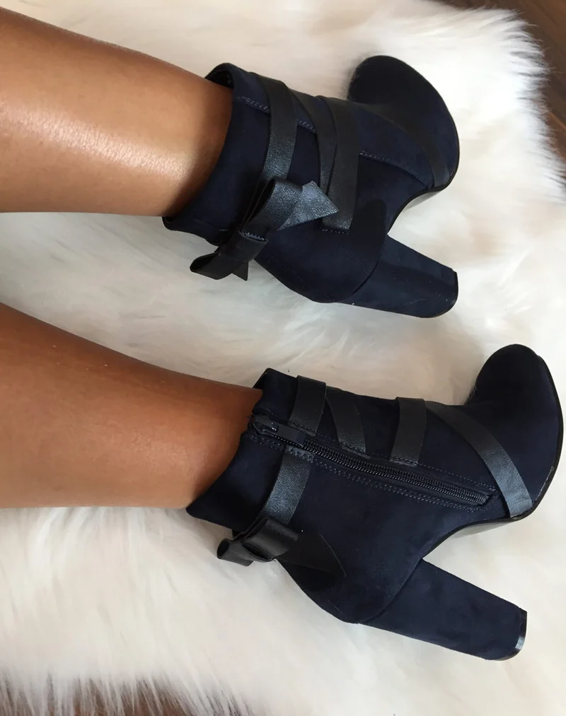 Bottines bleues en suédine
