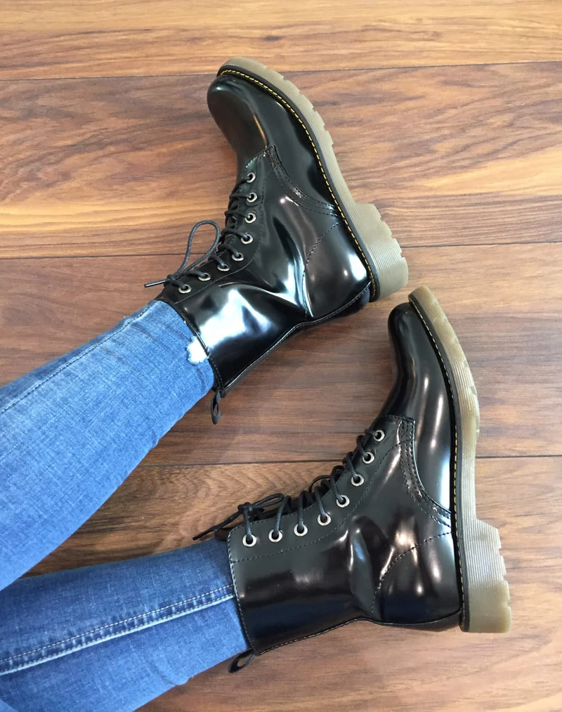 Chaussures montantes vernis noires