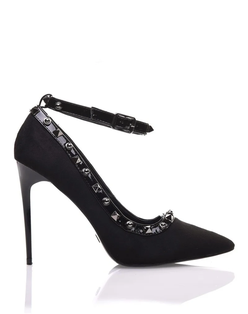 Escarpins noirs cloutés