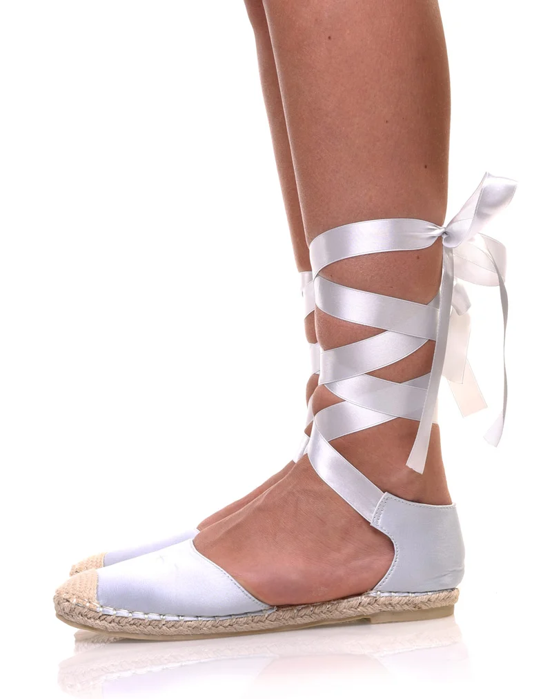 Espadrilles argentées satinées à bout fermé