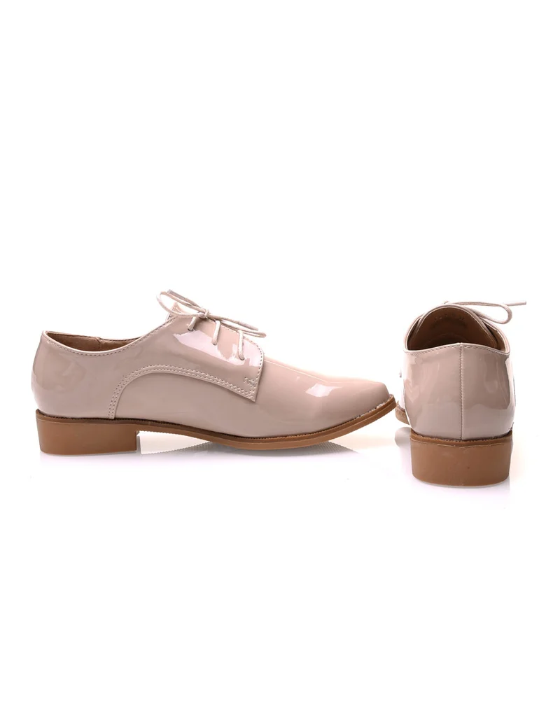 Derbies beige vernis