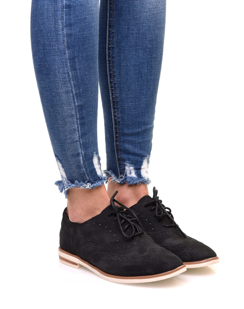 Derbies noires en suédine à lacets