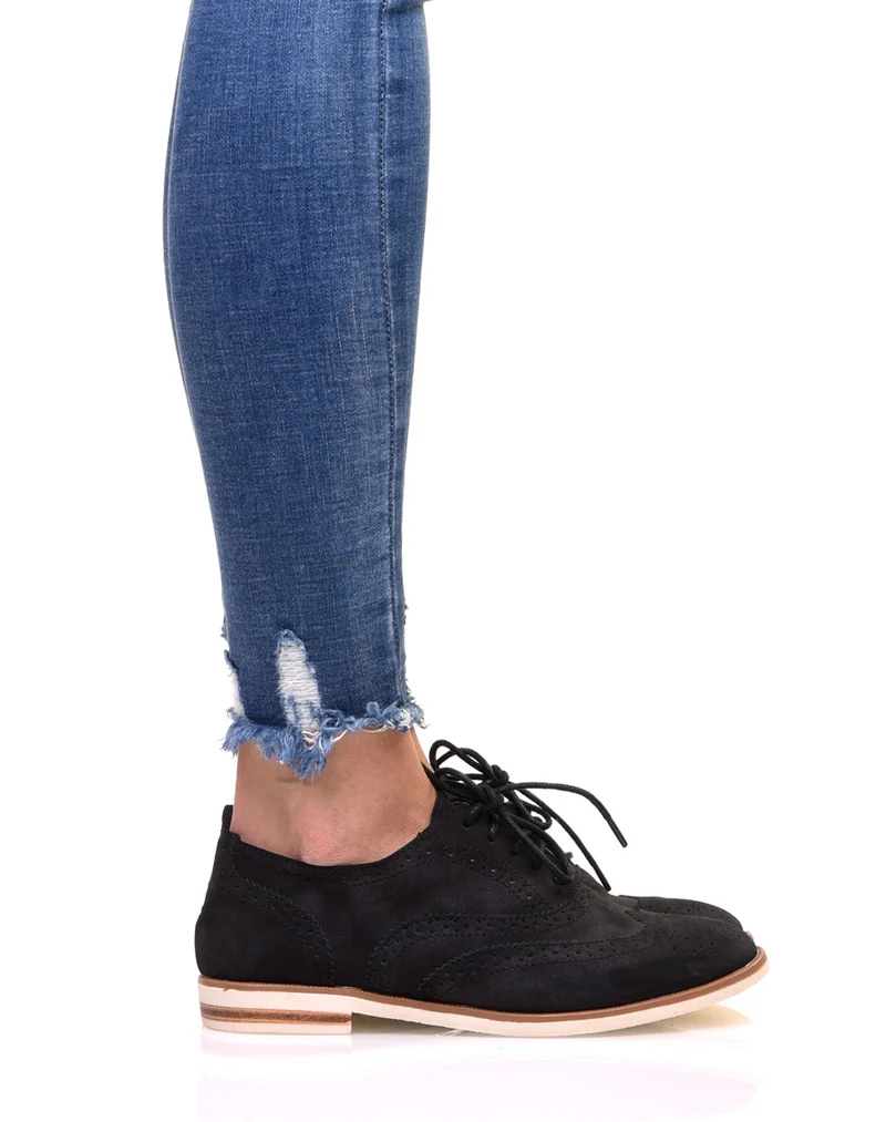 Derbies noires en suédine à lacets
