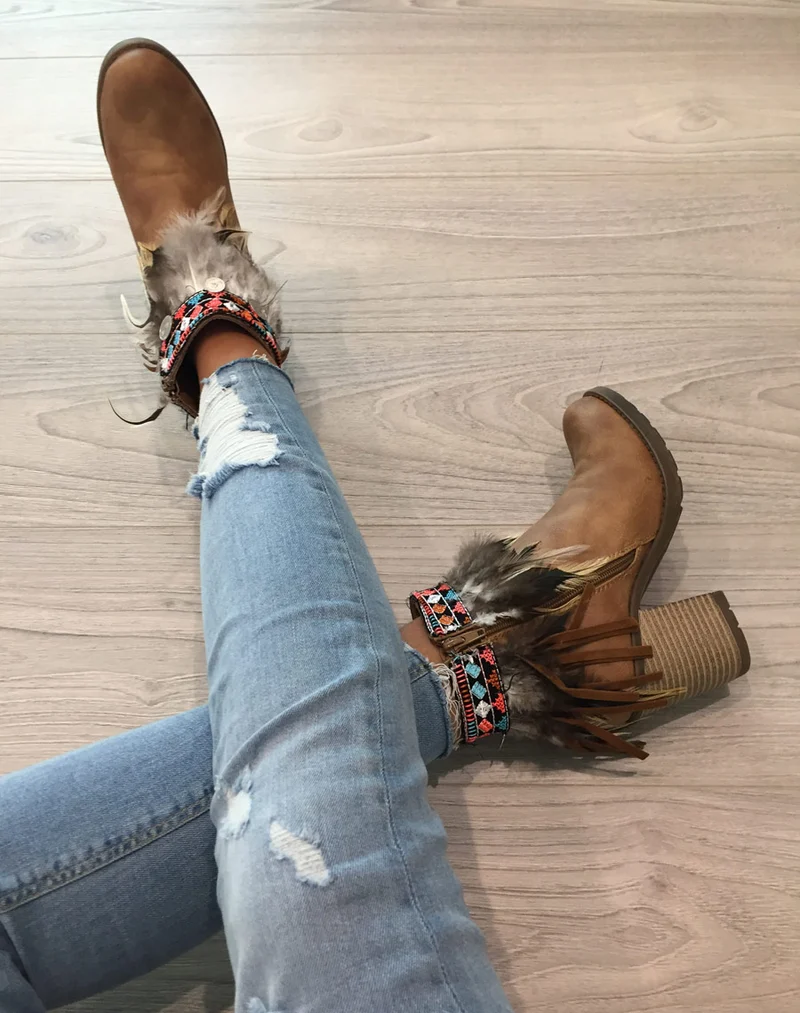 Bottines à talons ethniques camelles