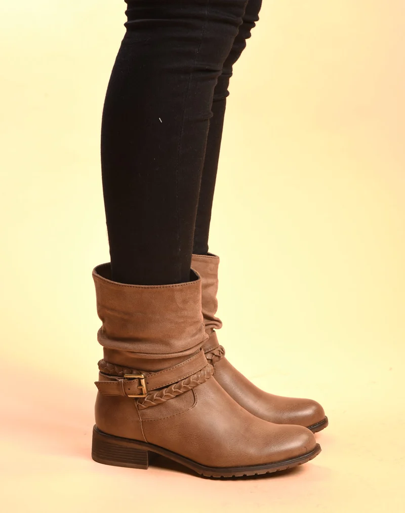 Bottines plates taupes avec lanières multiples et bi matières