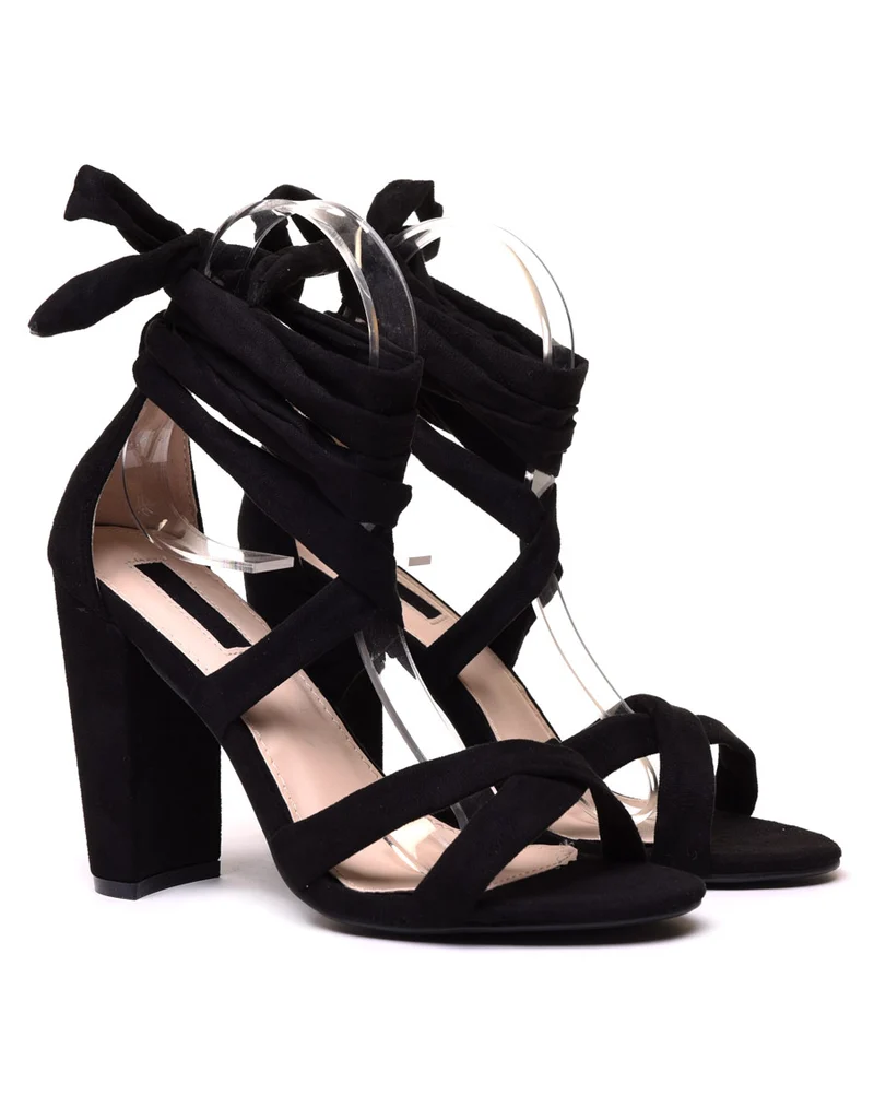 Sandales lacées noires à talons en suédine