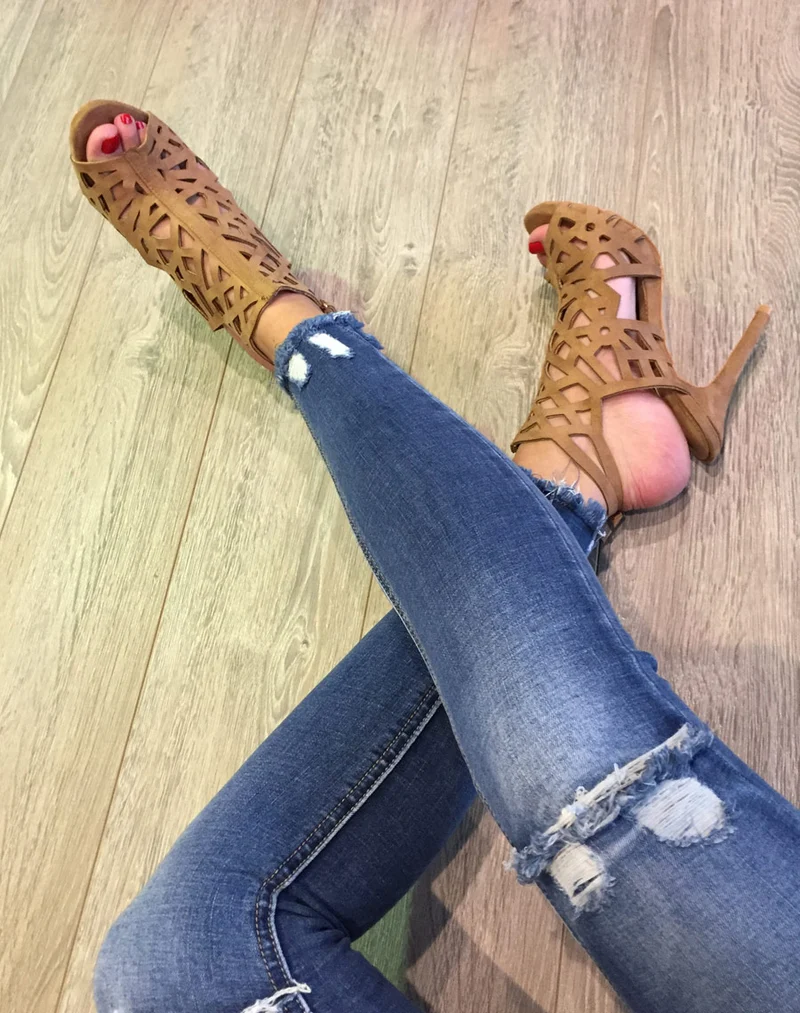 Sandales camel à talons