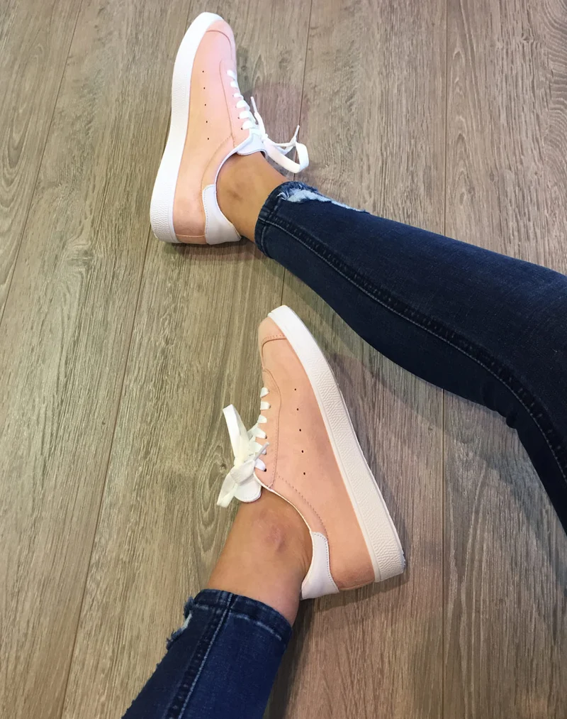 Sneakers en suédine rose pale