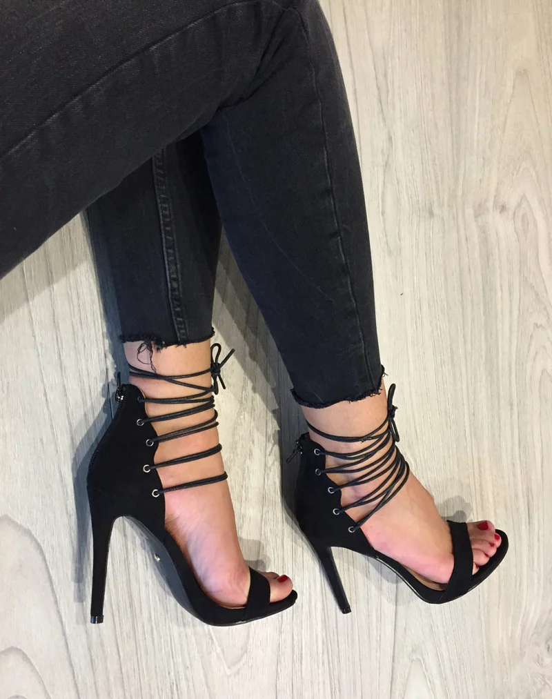 Escarpins noirs lacets