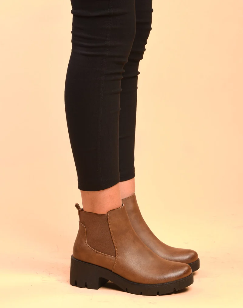 Bottines camel avec élastiques & grosse semelle crantée