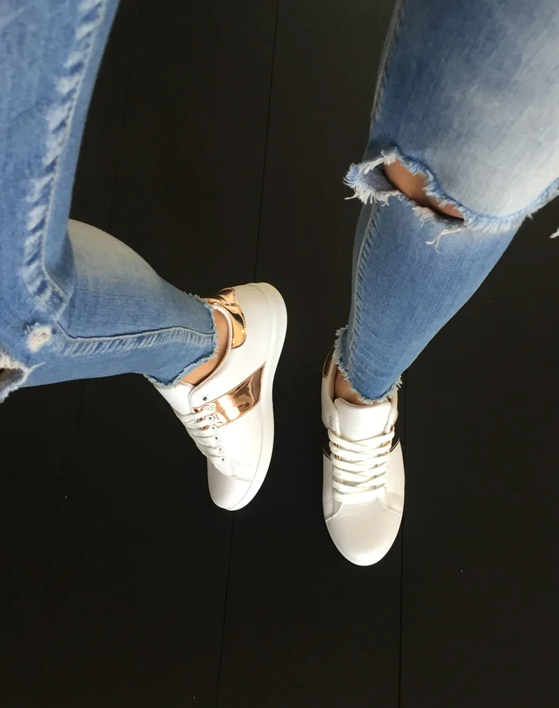 Basket blanche avec bande champagne