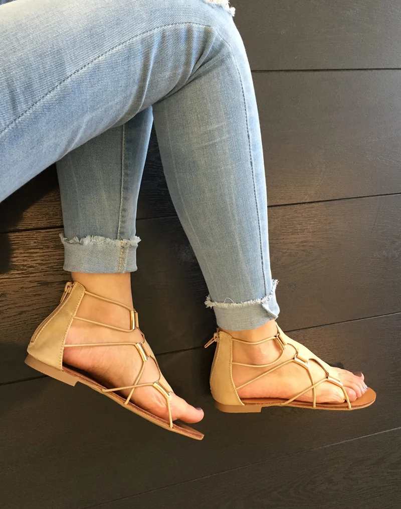 Sandale plate avec élastique beige