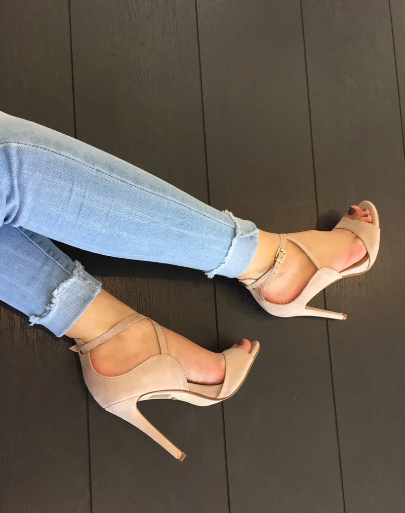 Sandale beige à bride