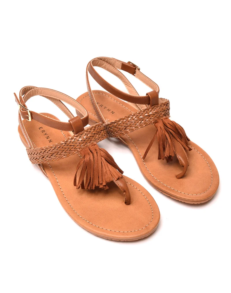 Sandale camel tressée avec pompons